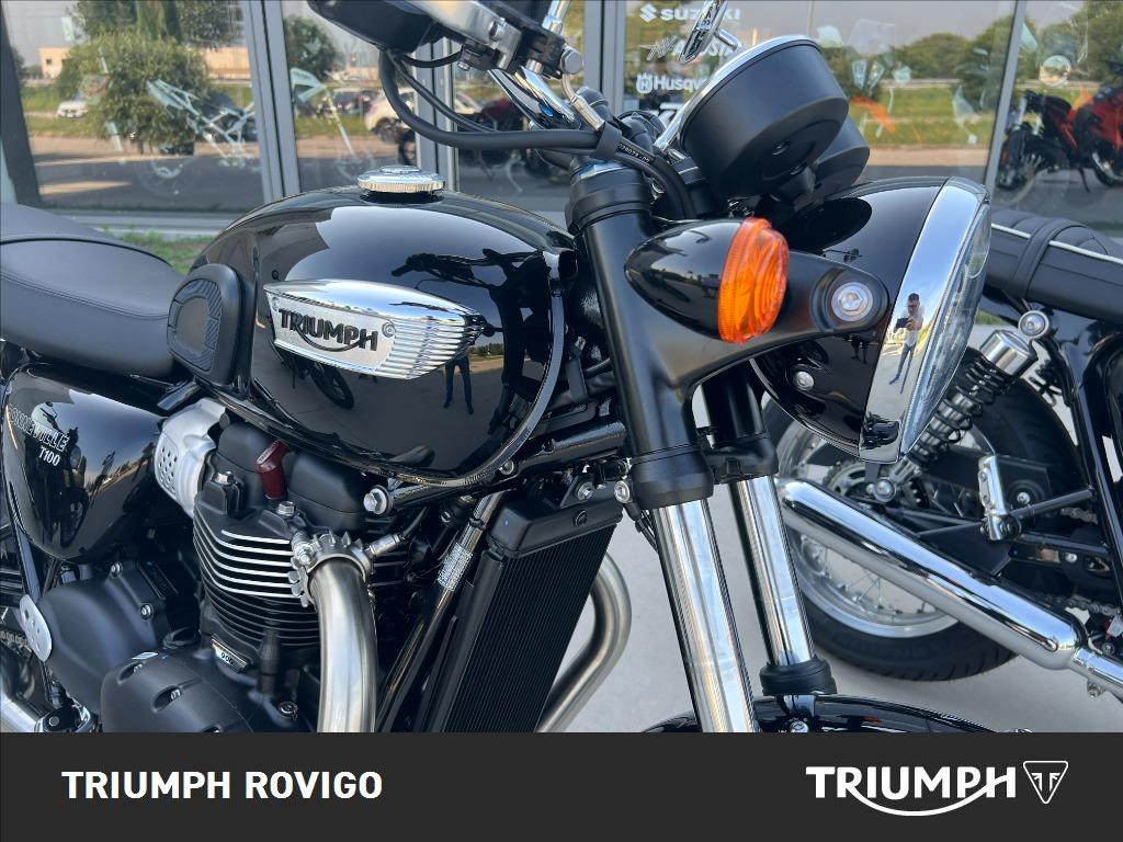 TRIUMPH Bonneville 900 T100 