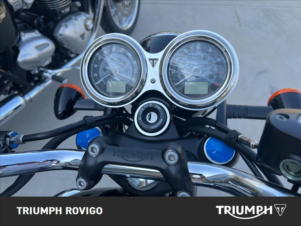 TRIUMPH Bonneville 900 T100 